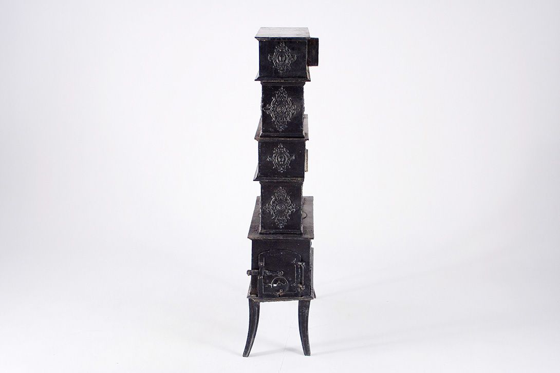 Foto Classicism  Cast Iron Stove, Eisenhütte Colmar-Berg