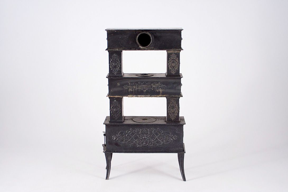 Foto Classicism  Cast Iron Stove, Eisenhütte Colmar-Berg
