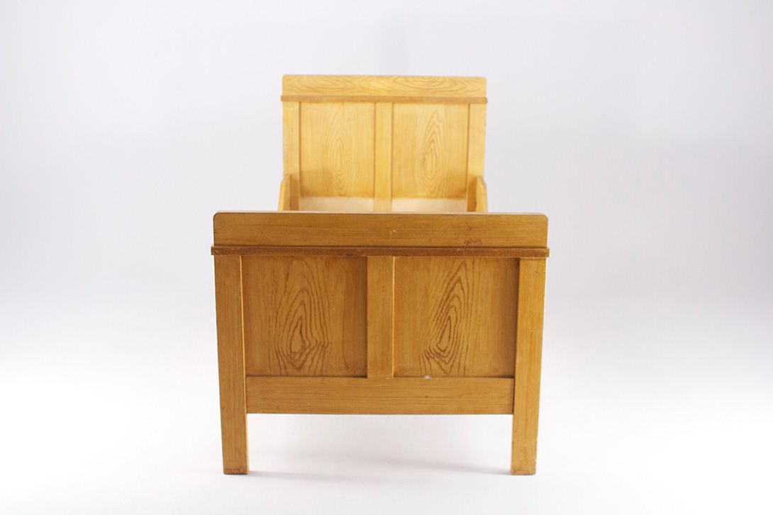 Foto Simple Wood Single Bed