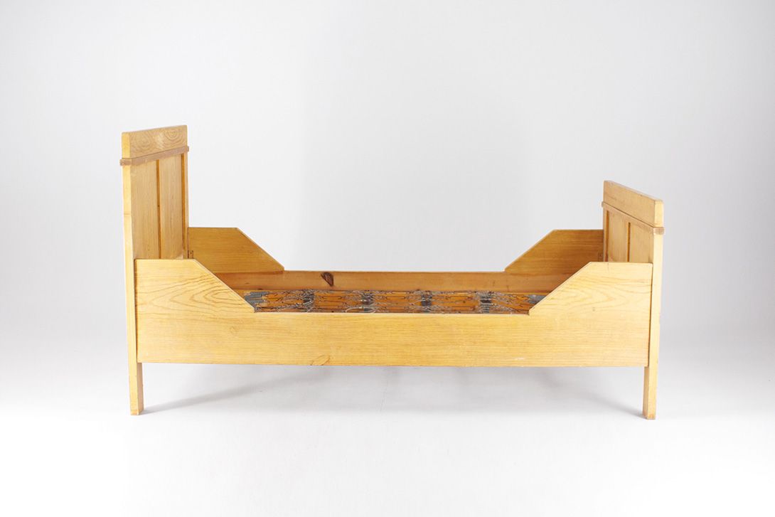 Foto Simple Wood Single Bed