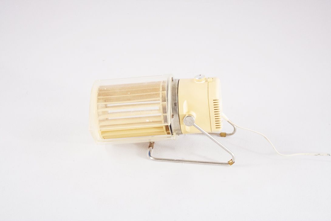 Foto GDR Plastic Fan Beige/Chrome