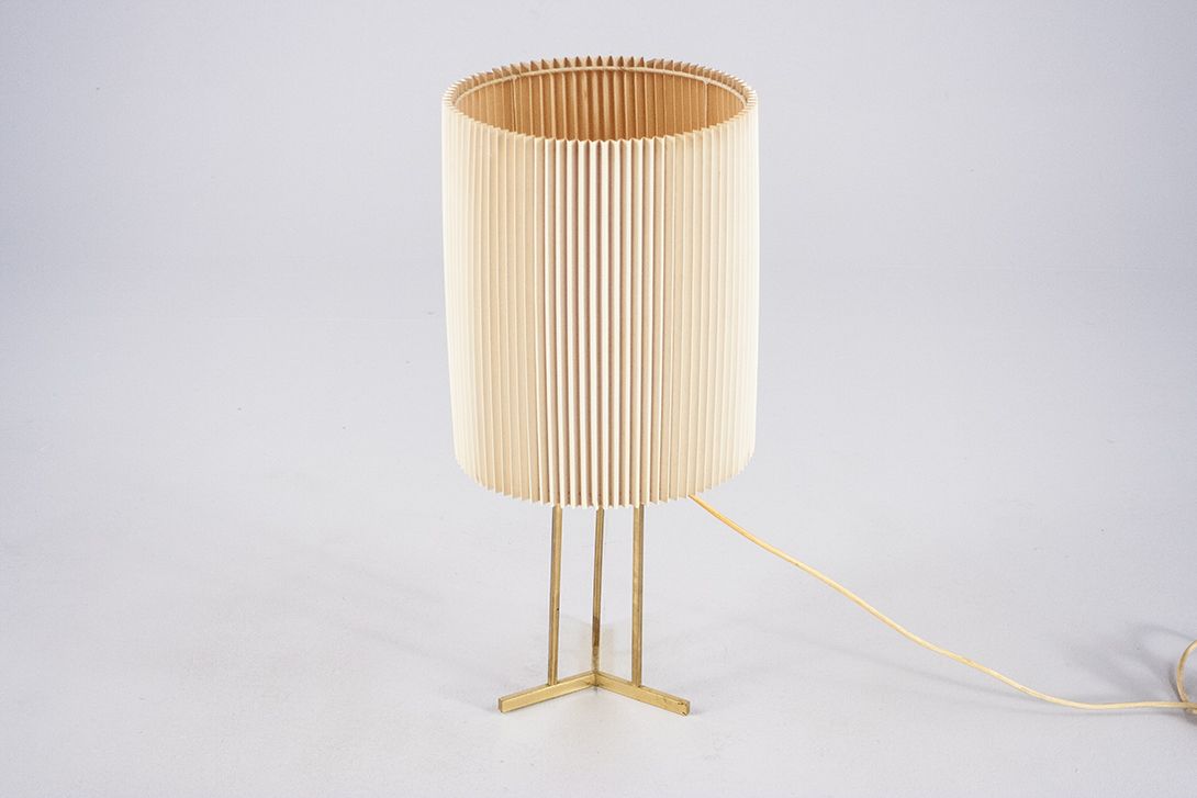 Foto Table Lamp on Fragile Brass Base with Fluted Lampshade 1958 h64 G1+