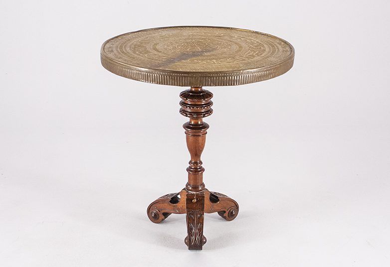 Foto Elegant Oriental Tabacco Table 1888 h62x60