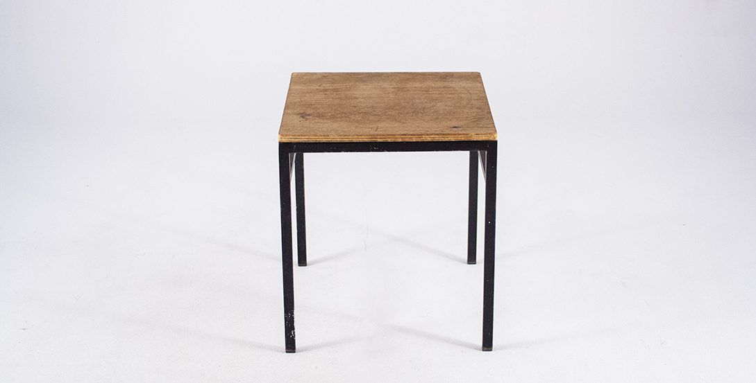 Foto Simple Side Table Plywood on Metal Base 1960 h45x40