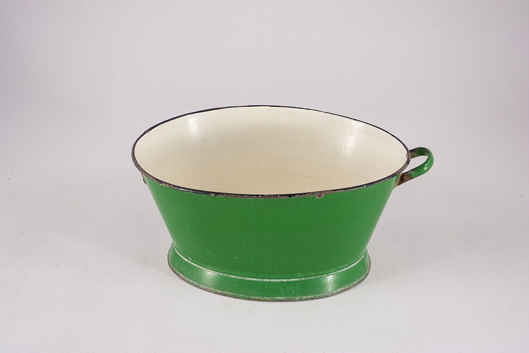 Foto Green Enamel Bucket / Tub, White Inside h30x47x60