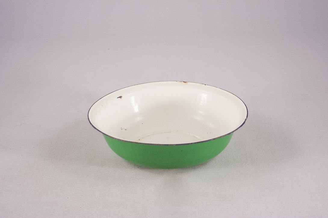 Foto Green Enamel Coated Washbowl, Saxony 1929