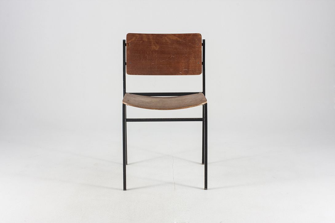 Foto Rough Dutch Dark Brown Simple Wooden Chair with Black Metal Frame 1965