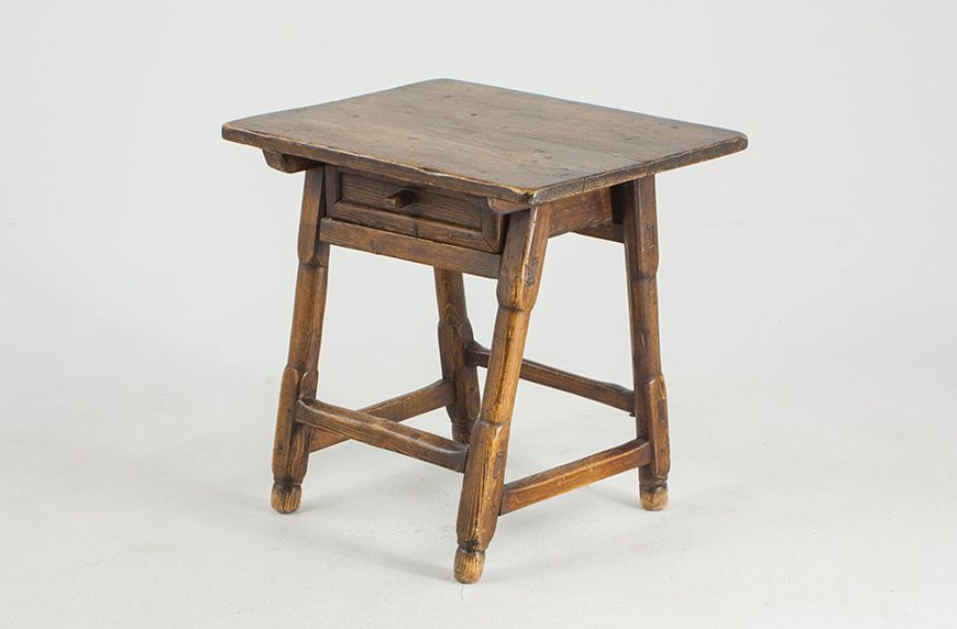 Foto Oak Country Side Table 1850 h52x46x61