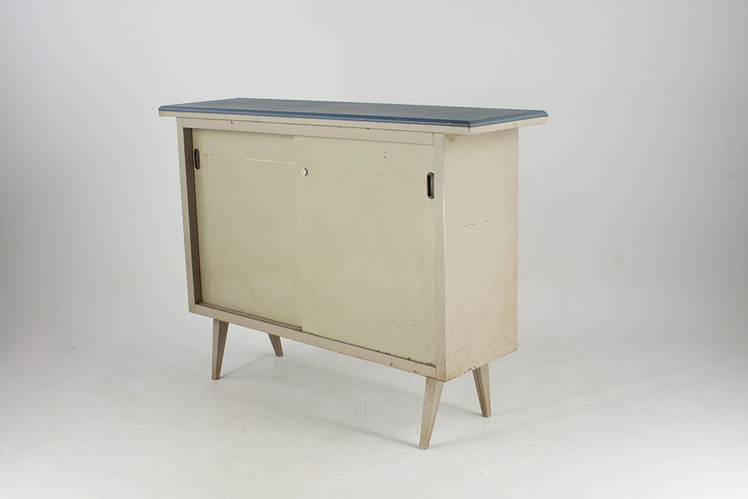 Foto Grey Sideboard With Blue Surface