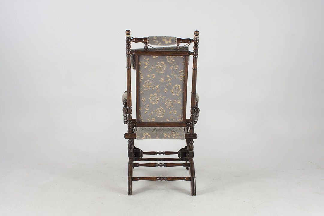 Foto Wilhelminian Grey Flower Patterned Rocker 1885
