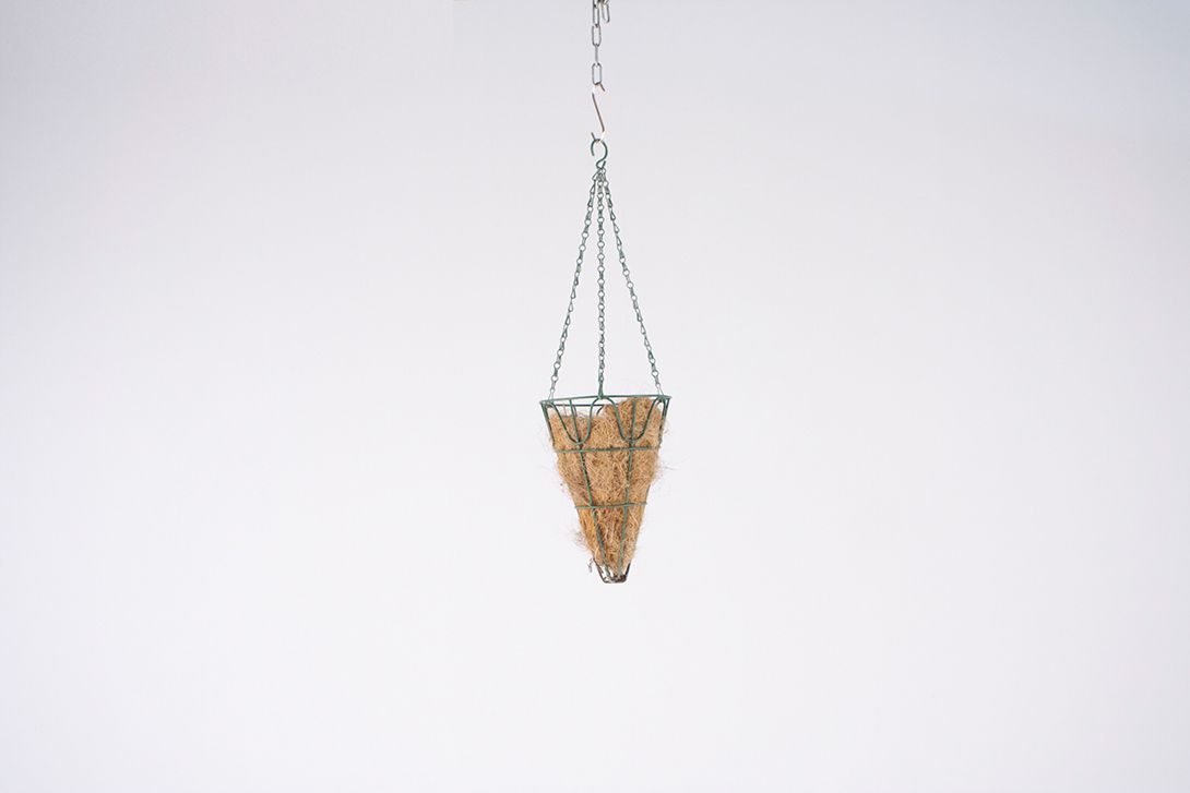 Foto Cone-Shaped Basket, Hanging