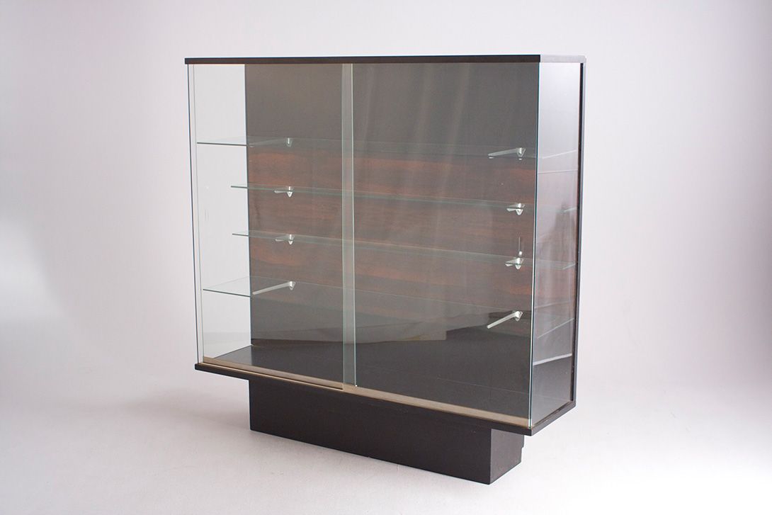 Foto Bauhaus Ebony Cabinet With Glass Front