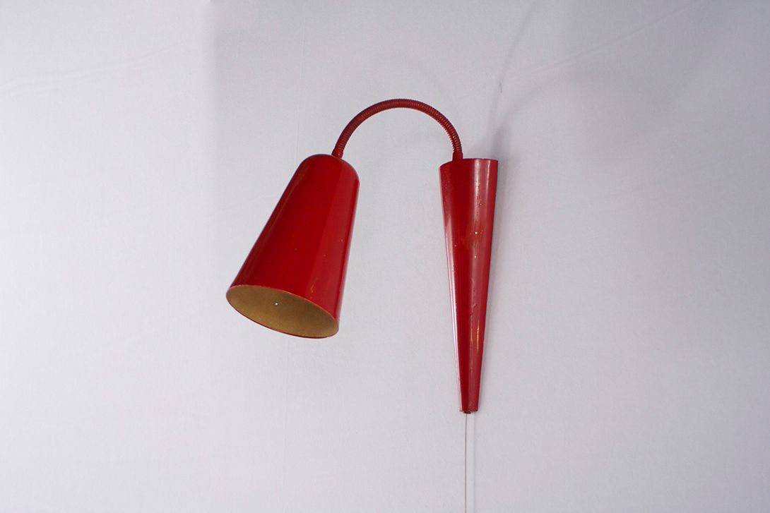 Foto Modern Red Metal Wall Lamp Italy 1958 h40