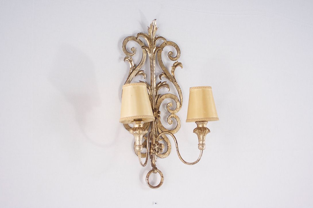 Foto Floral Wall Lamp with Two Beige Shades h45
