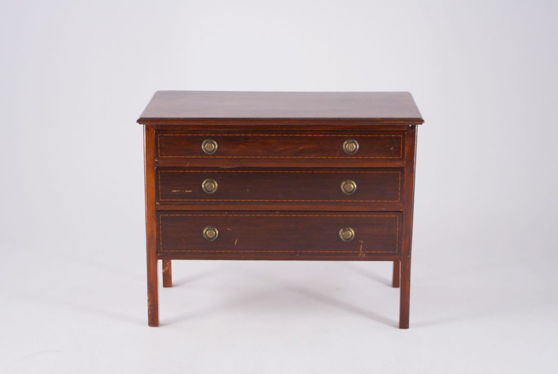 Foto Wooden Commode, Succulent Pattern, Three Drawers, England 1920