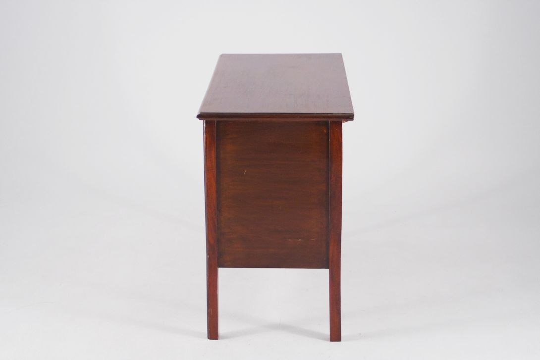 Foto Wooden Commode, Succulent Pattern, Three Drawers, England 1920