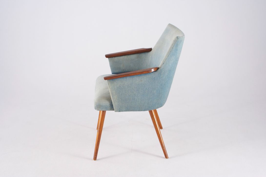 Foto Armchair with Wooden Armrest 1953
