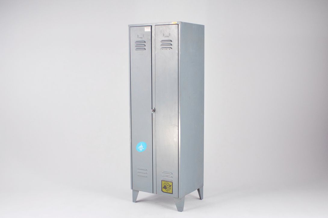Foto Blue Metal Locker with Stickers