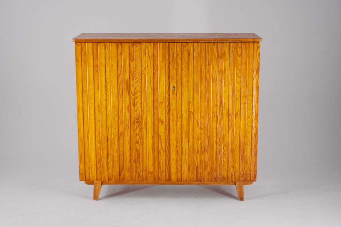 Foto Wooden Commode with Doors Dutch 1955 * h110x120x40