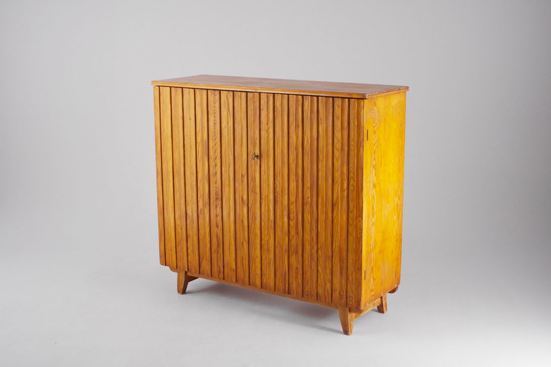Foto Wooden Commode with Doors Dutch 1955 * h110x120x40