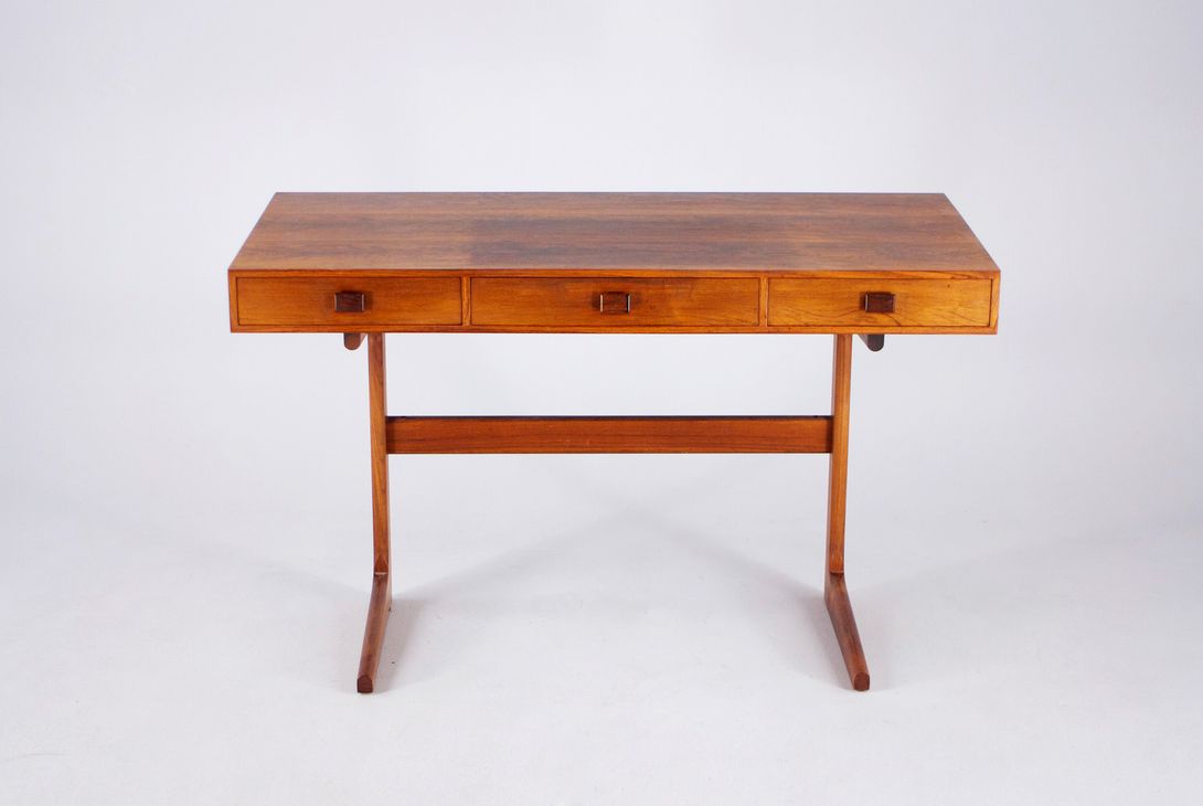 Foto Georg Petersen Rosewood Desk Danish Modern Design h71x115x55