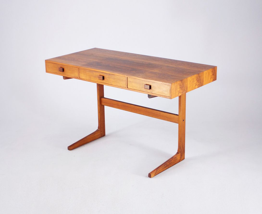 Foto Georg Petersen Rosewood Desk Danish Modern Design h71x115x55