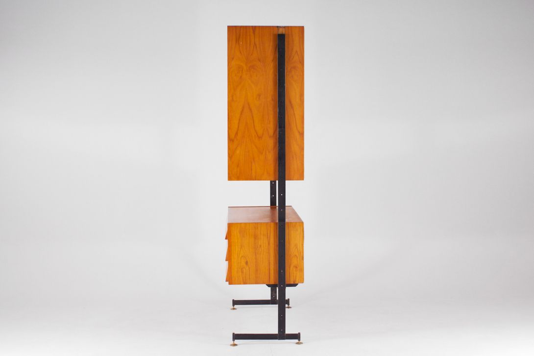 Foto 60&#8217;s Cabinet, Plain and Clean Design, Extendable Desk