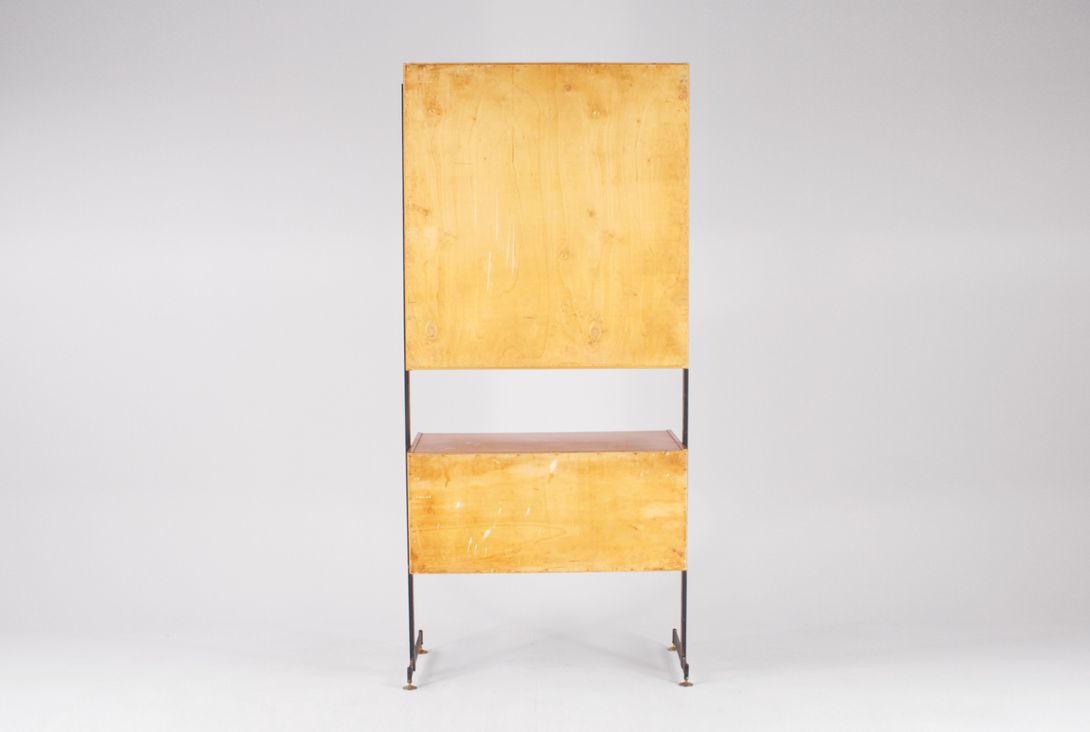 Foto 60&#8217;s Cabinet, Plain and Clean Design, Extendable Desk