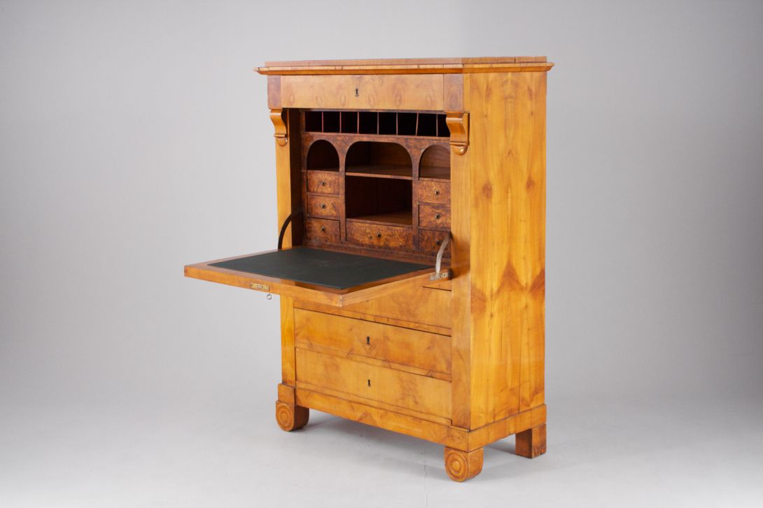 Foto Bureau with Round Front Foot Germany 1860 h150x106x52