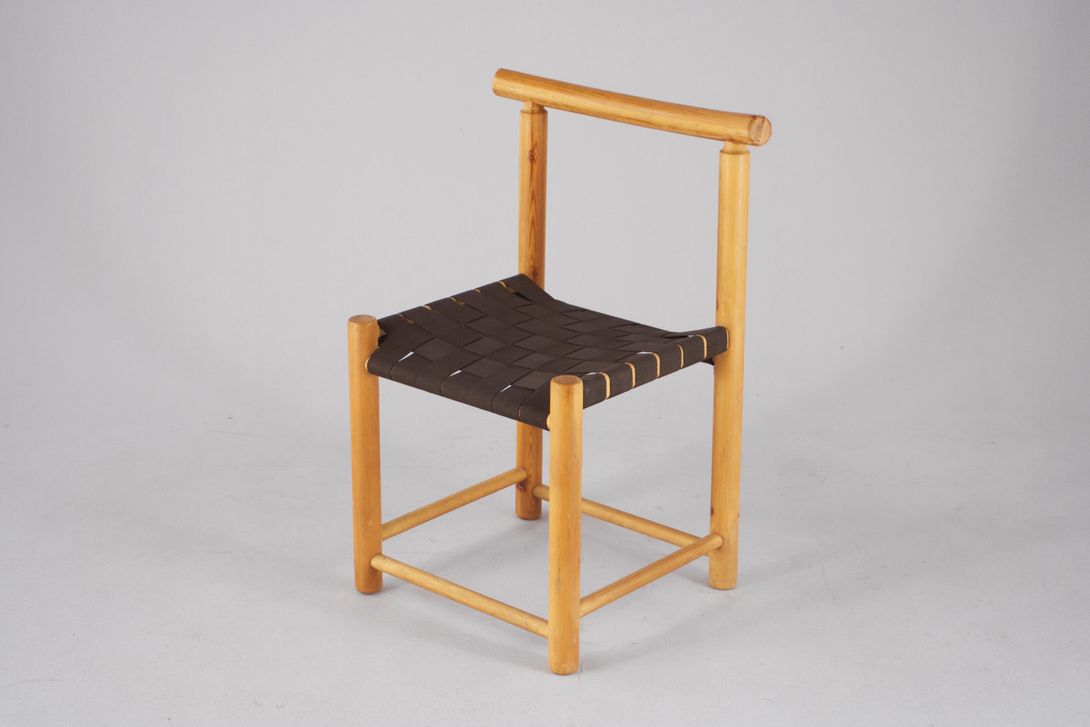 Foto Wooden Chair With Woven Seat *