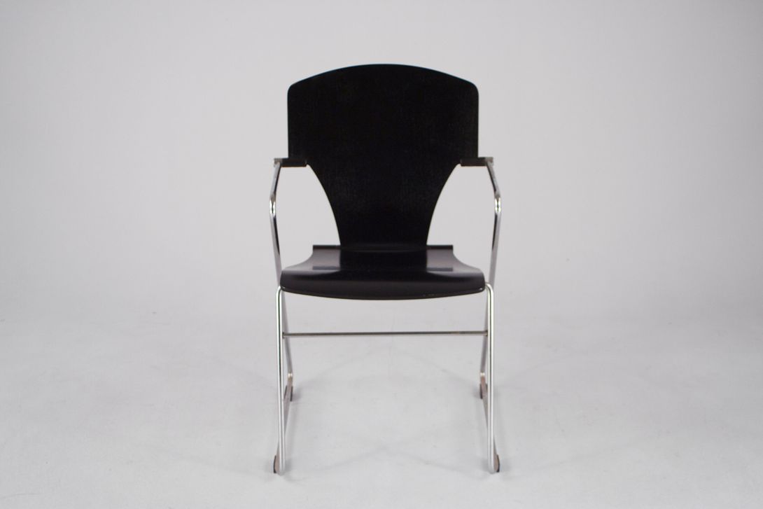 Foto Black Chair With Chrome Frame, Arne Jacobsen Style *