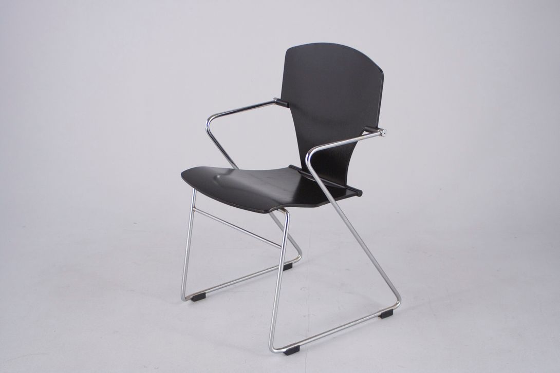 Foto Black Chair With Chrome Frame, Arne Jacobsen Style *