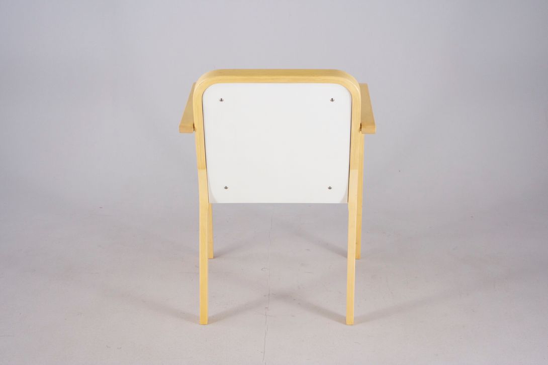 Foto Wooden Chair With White Seat *
