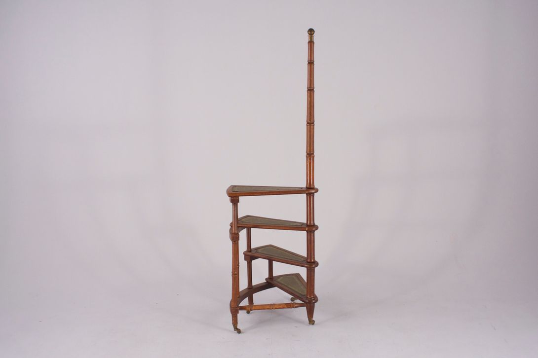 Foto Library Ladder With Green Steps h159x50x50