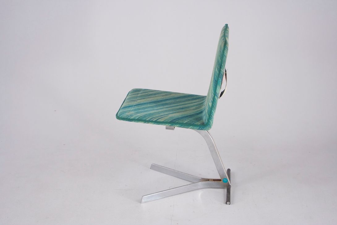 Foto Missoni Chair With Turquoise Striped Pattern *