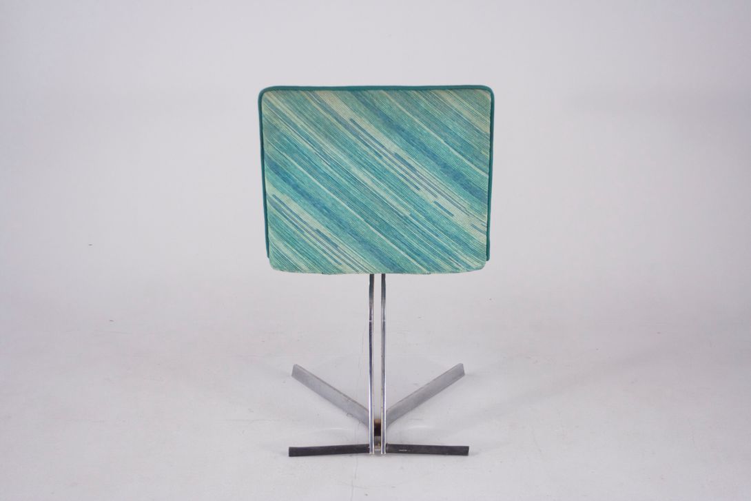 Foto Missoni Chair With Turquoise Striped Pattern *