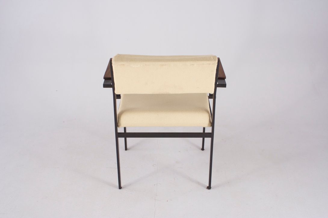 Foto Beige Upholstered Chair from the Nederlands with Angular Metal Frame and Rosewood Armrests 1960 *