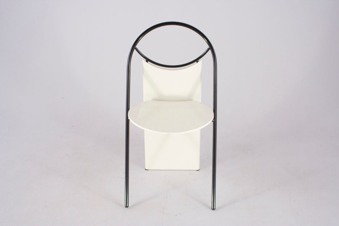 Foto Sober and  Geometric Black and White Chair in Memphis Style, Italy 1983