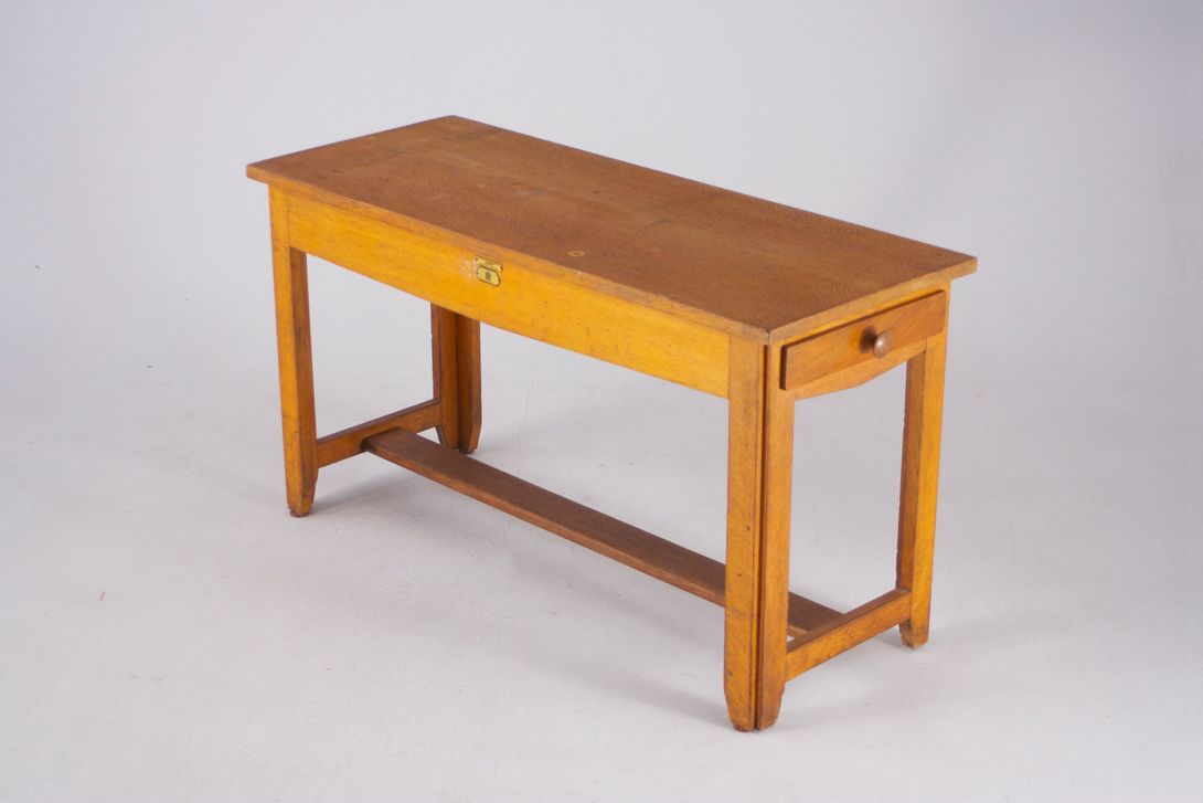 Foto Wooden Children&#8217;s Table Holland 1962 * h55x100x40