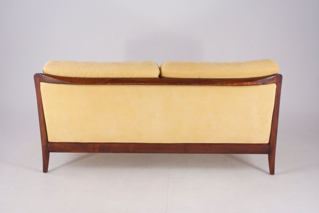 Foto Beige Leather Sofa With Dark Wooden Frame 1970 h150x85x74