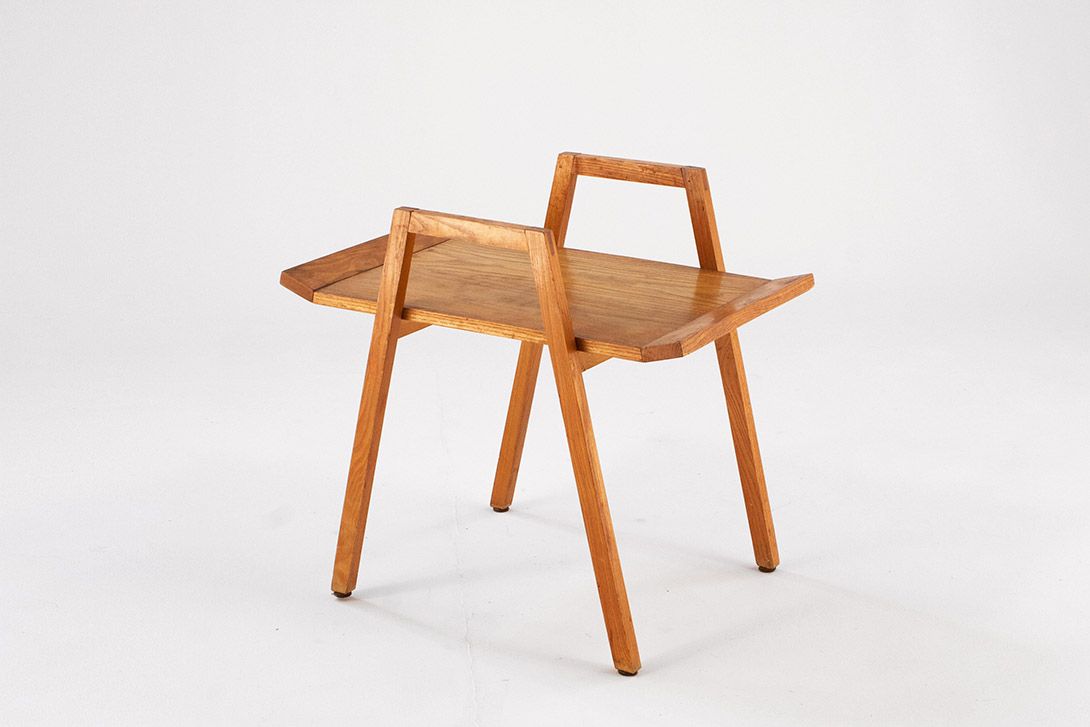Foto Wooden Side Table Tray-Like Germany 1952 h54x58x39