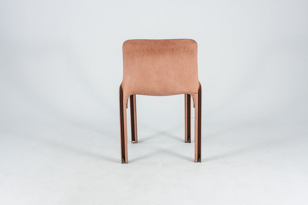 Foto Red-Brown Magistretti Dining Set / Stacking Chair by Artemide