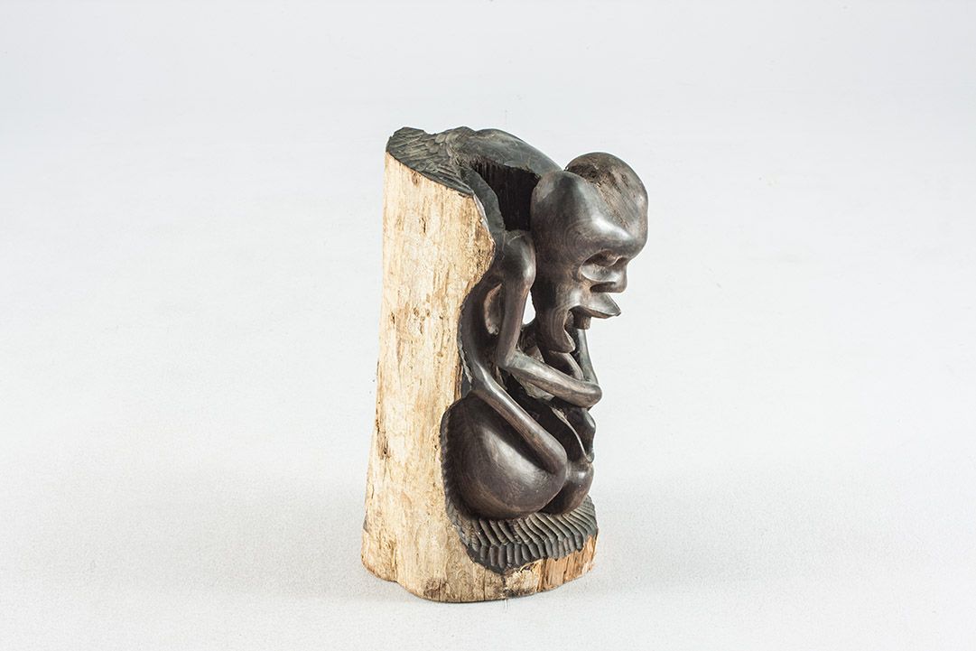 Foto African Sculpture, Two People Embraced/Fighting