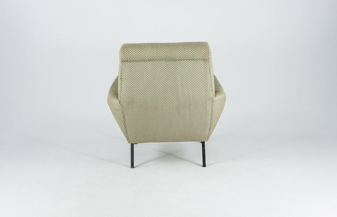 Foto Armchair With Green Pattern, Angular Shape, Metal Legs