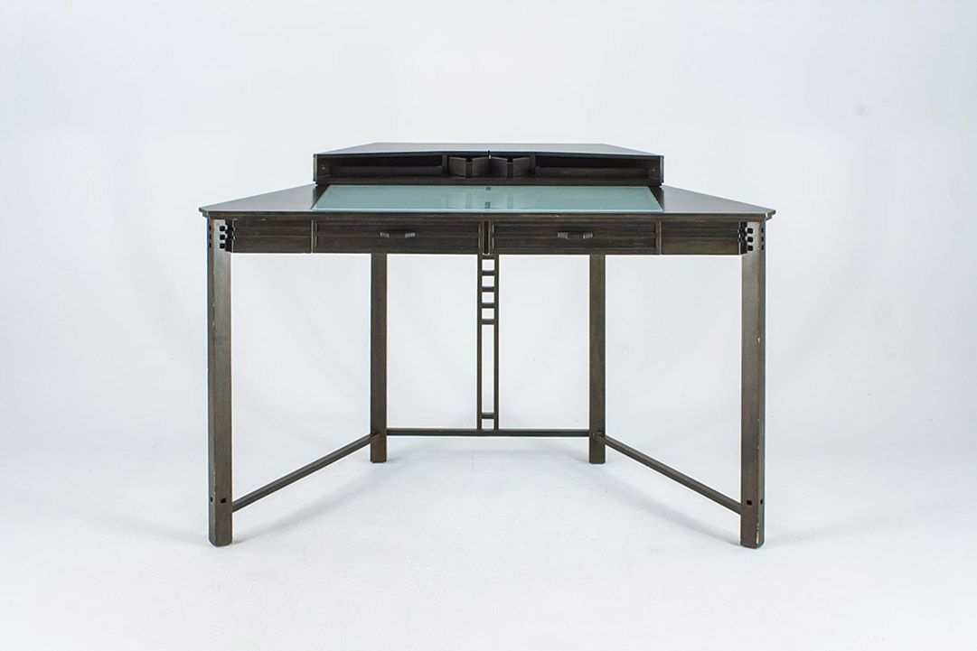 Foto 80s Desk, Trapeze-Shaped, Glass Board