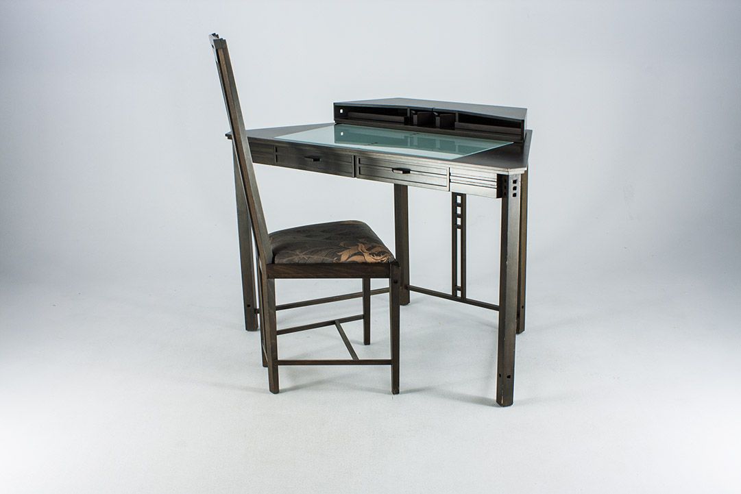 Foto 80s Desk, Trapeze-Shaped, Glass Board