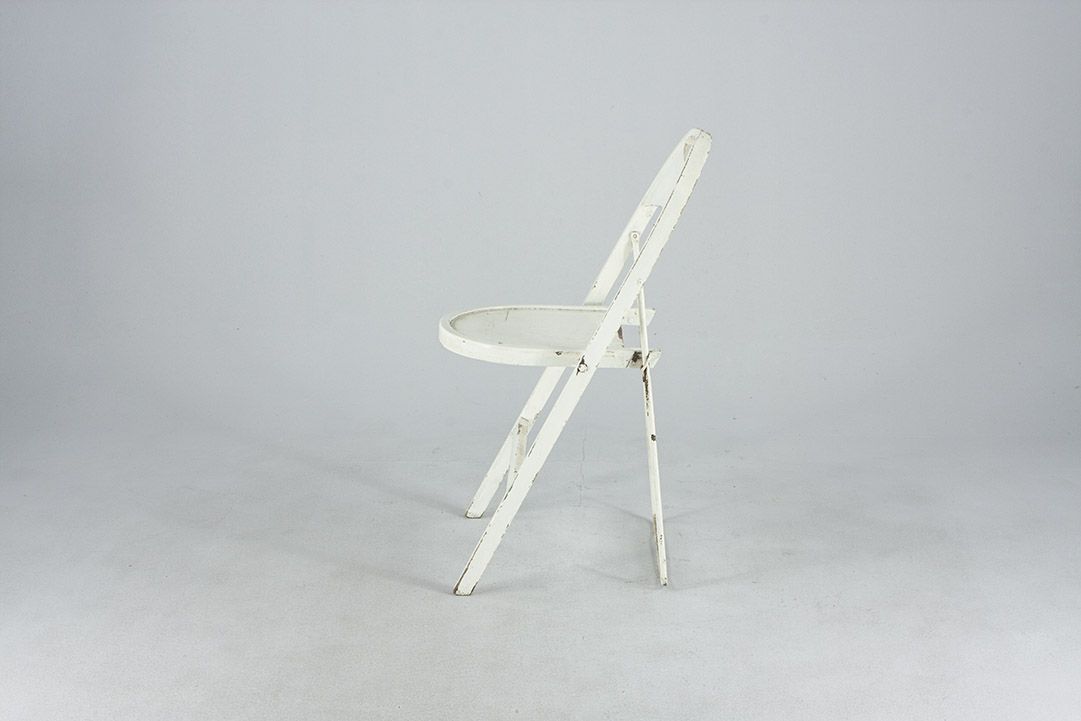 Foto Wooden Vintage Folding Chair, White, Rounded Backrest