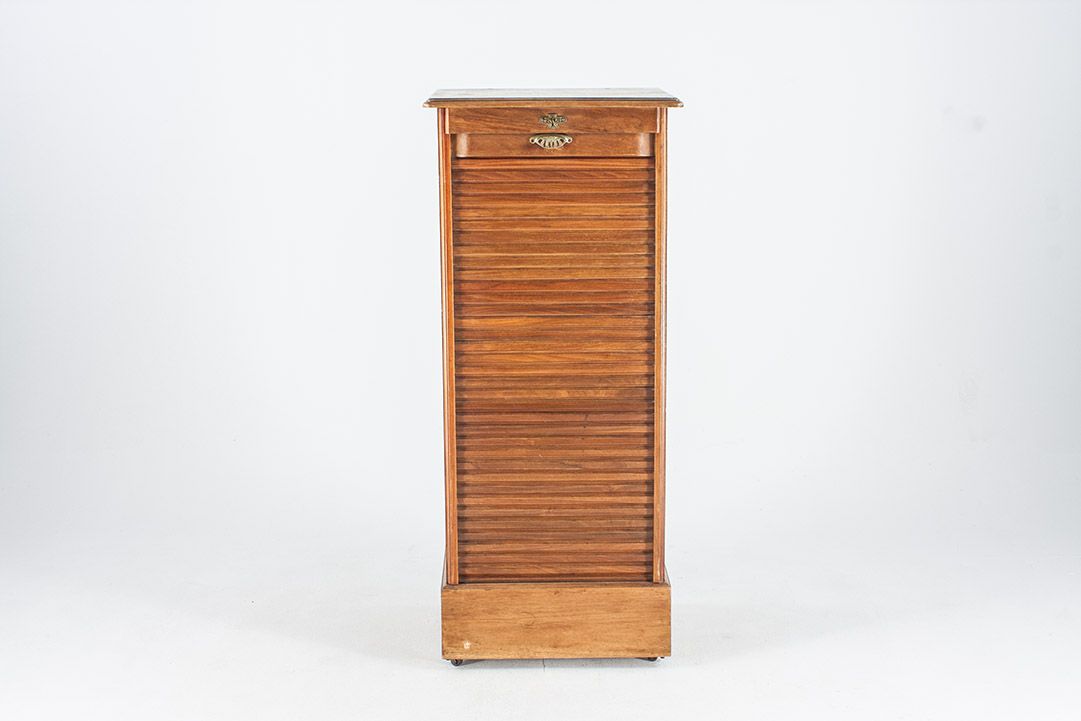 Foto Wooden Role-Fronted Filing Cabinet