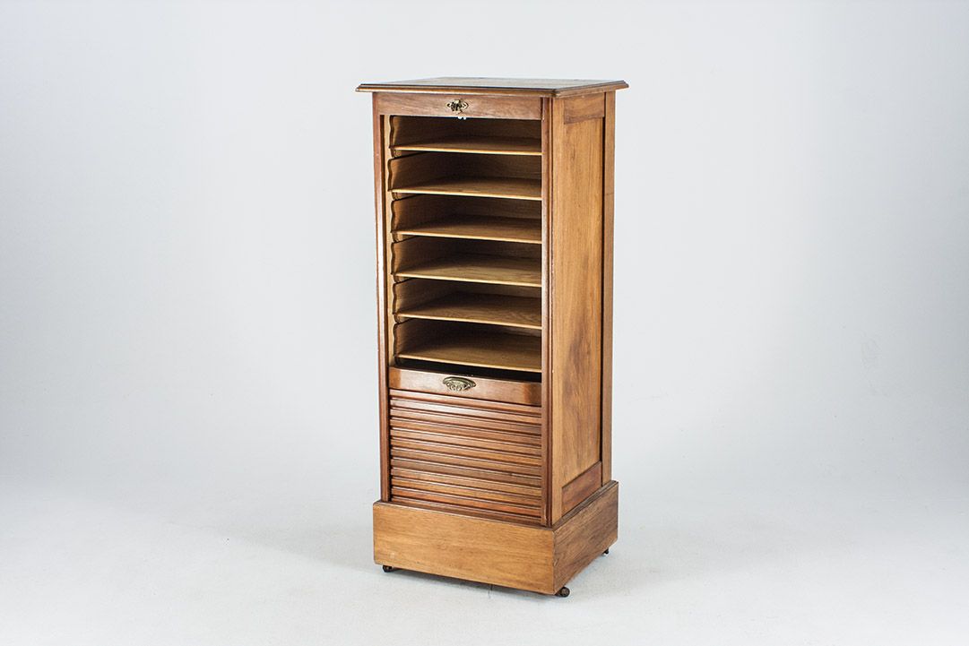Foto Wooden Role-Fronted Filing Cabinet