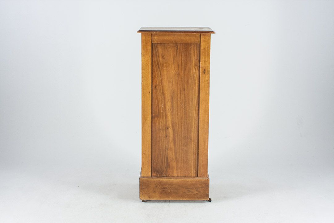 Foto Wooden Role-Fronted Filing Cabinet